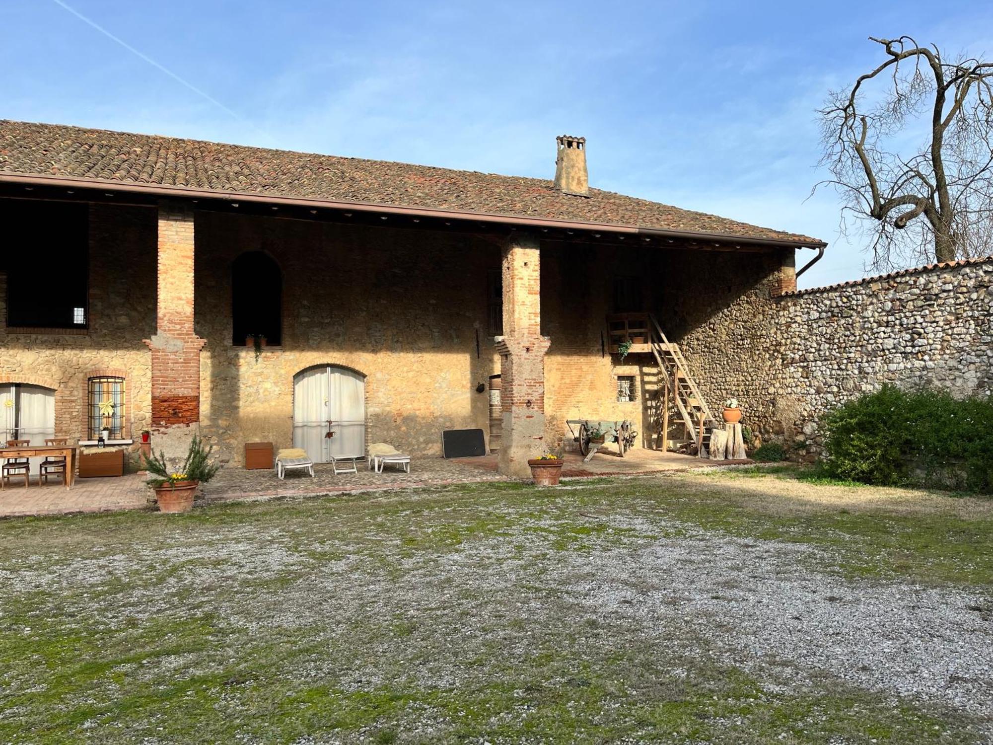 Antico Cascinale Lombardo Bed & Breakfast Лонато Екстериор снимка