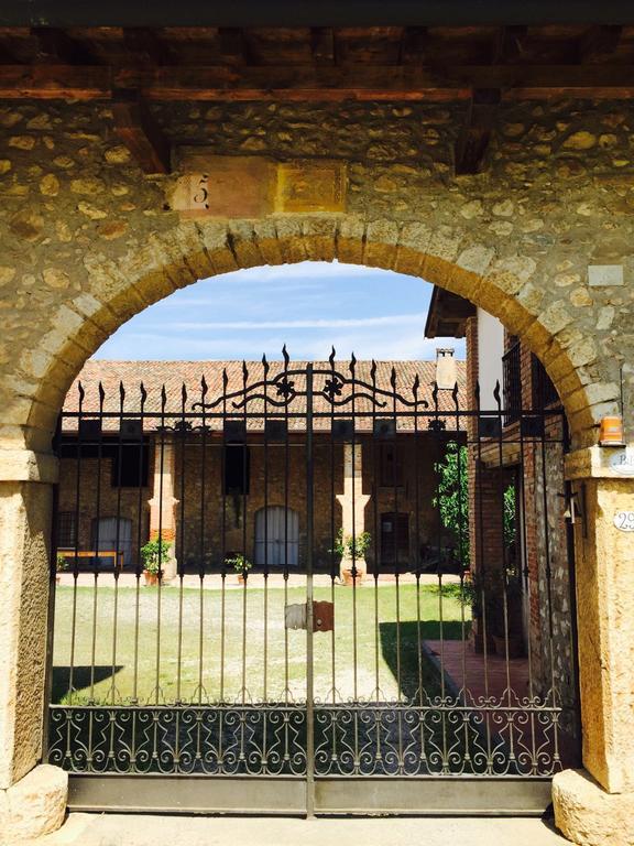 Antico Cascinale Lombardo Bed & Breakfast Лонато Екстериор снимка